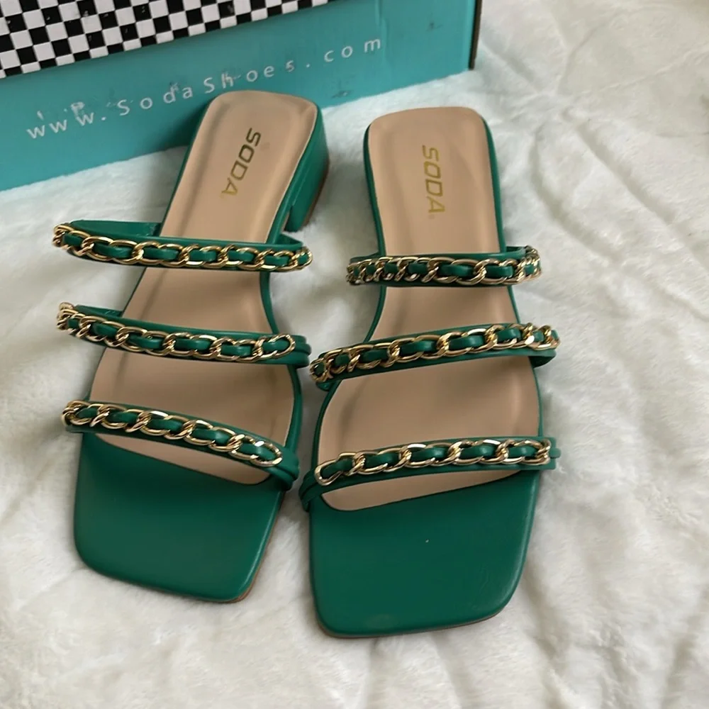 Women’s new green and gold sandals size 8 - Picture 5 of 6